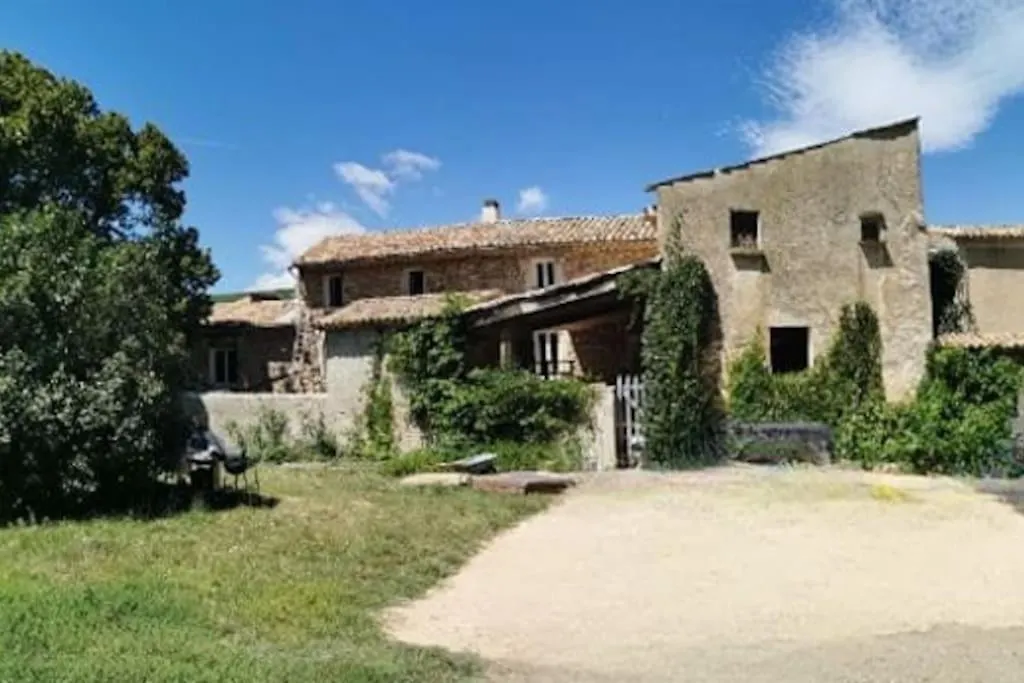 Holiday home Batisse Provencale Avec Piscine Villa Banon